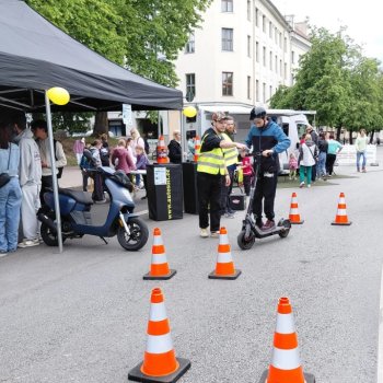 Kergliikur suvises linnaliikluses